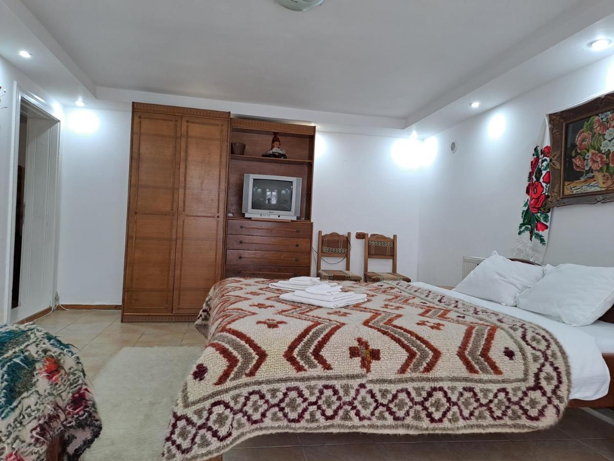 Pensiunea Rednic Lenuta Giulesti Extérieur photo
